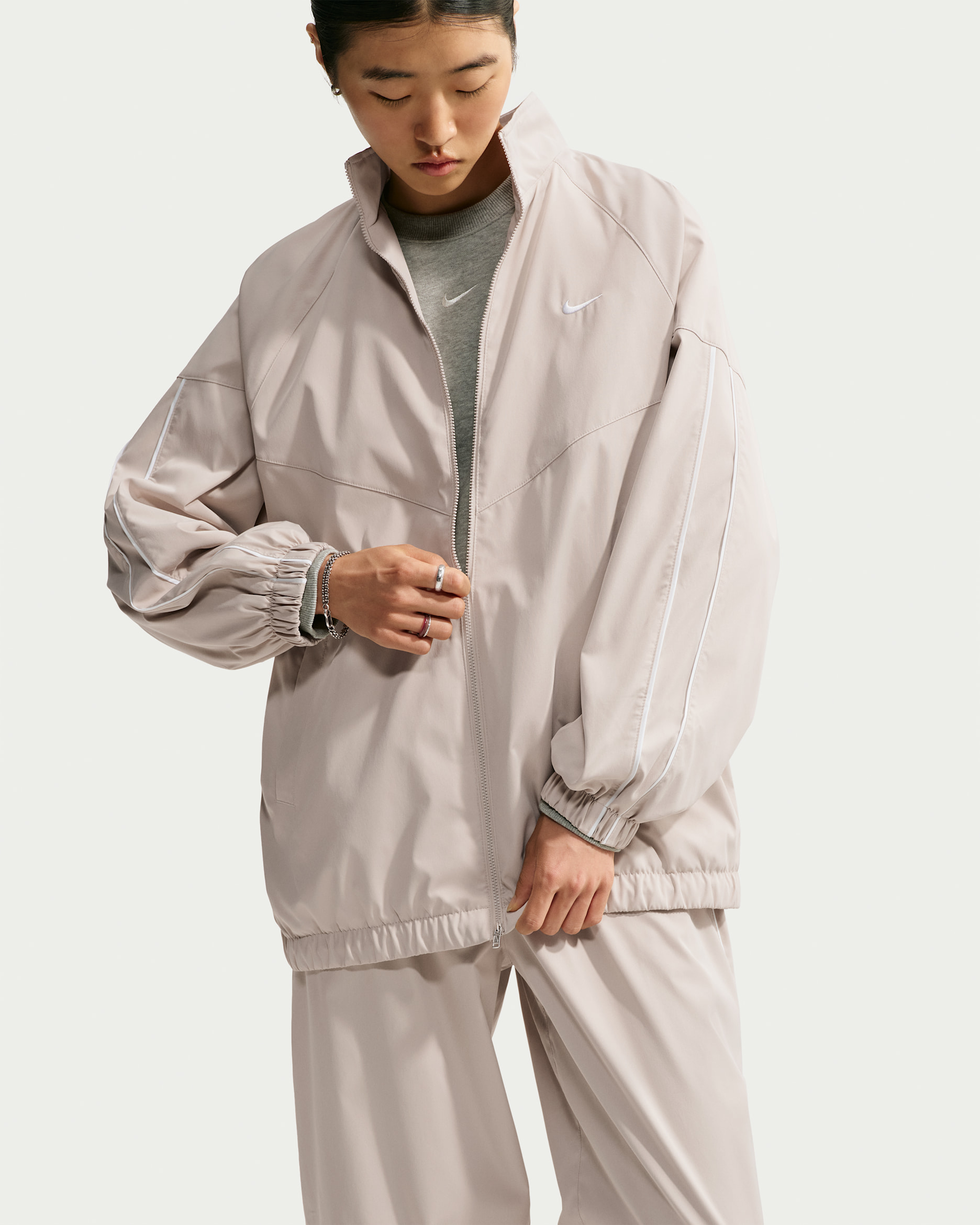 Nike Sportswear Women's Oversized Tracksuit Jacket. Nike SG